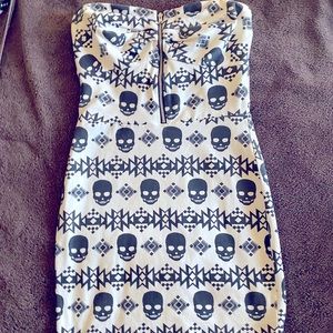 Skull strapless dress